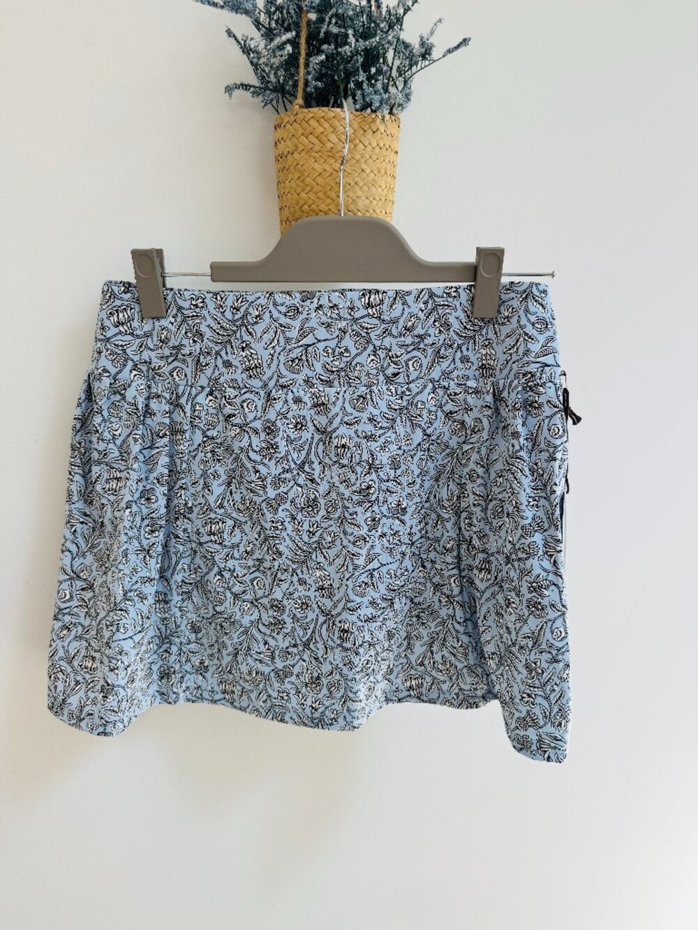 NWT Laura Ashley Blue Floral Active Skirt - Sz S